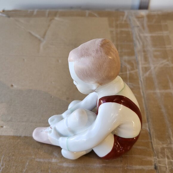 Vintage Hungarian Porcelain Aquincum Boy Figurine GUC RARE "BIN D" - Picture 4 of 9